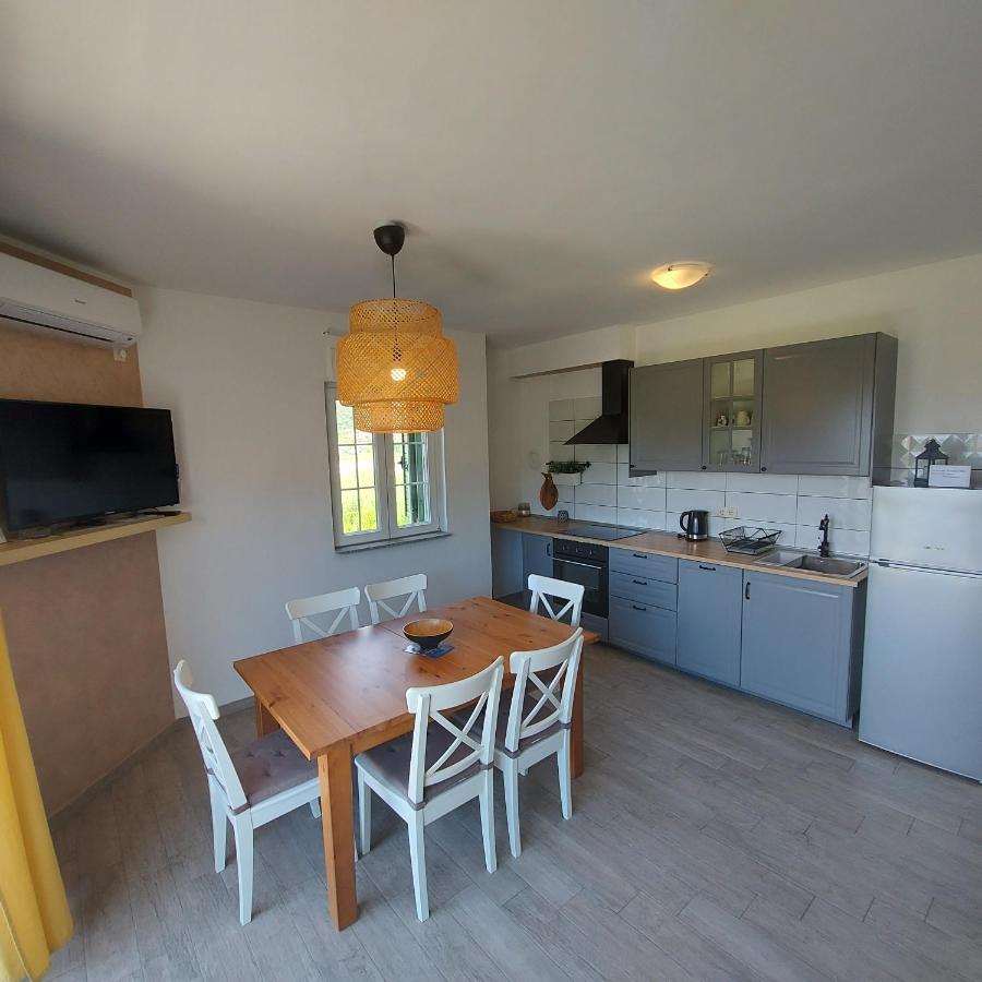 Apartments Batistic Supetarska Draga Rum bild